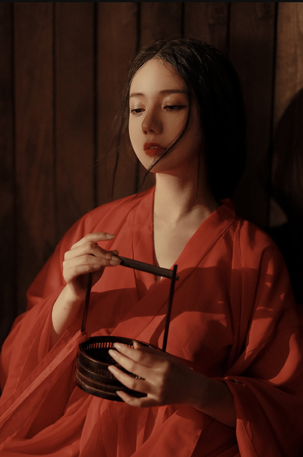 形容女生好看的诗句（赞美女子的古诗词）