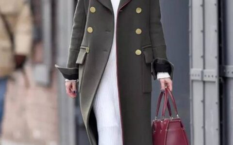 秋风起落叶黄，轻暖大衣御寒凉