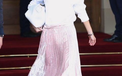 平易近人和富丽堂皇之间还差一道丝绒