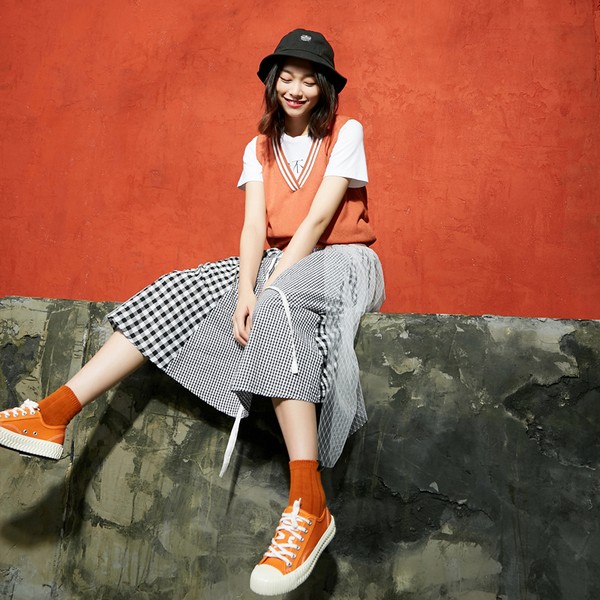 不走寻常路满足怪趣味 做有趣的人穿有趣的衣