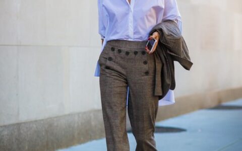 来一波实力种草，小白衫一边凉快一边耍帅