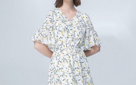 穿碎花裙参考这几点，一定耐看不俗气