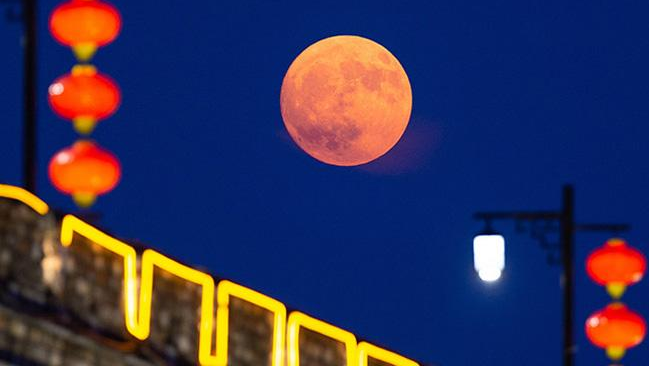 关于中秋节的诗句有哪些（描写中秋佳节的诗句）