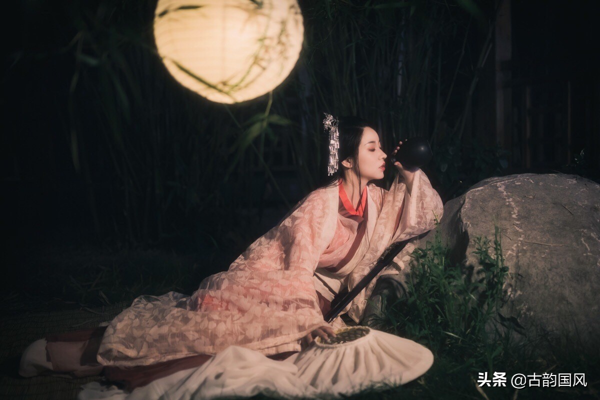 关于梦的诗句唯美（形容梦境很美好的诗句）
