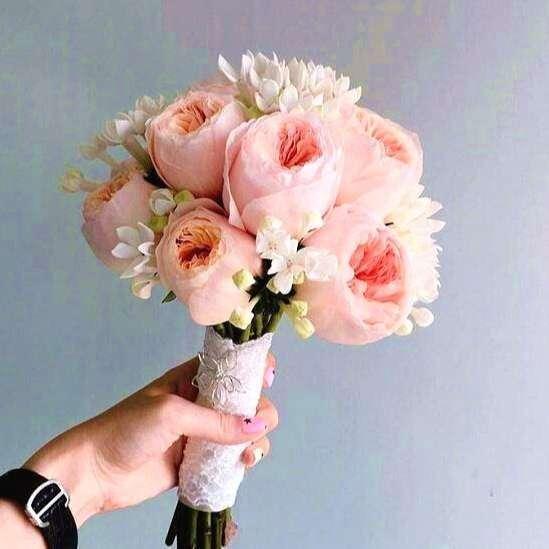 给女生的生日祝福语简短（女性朋友生日祝福语简短优美）