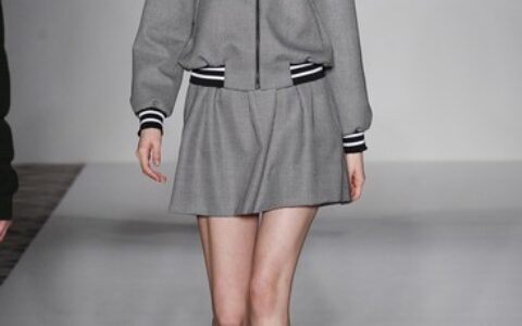 若说谁最时髦，灰色永远低调