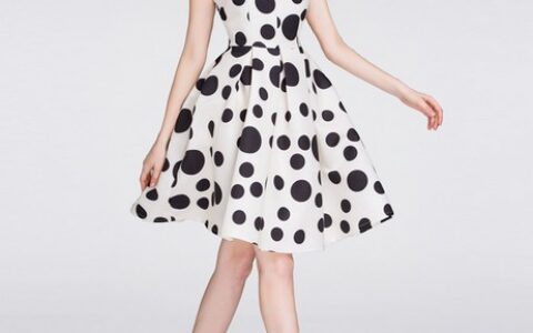 经典黑白：都市时尚的最佳代言