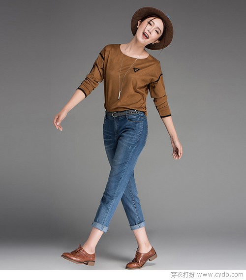 换表情的牛仔裤今年要美出天际