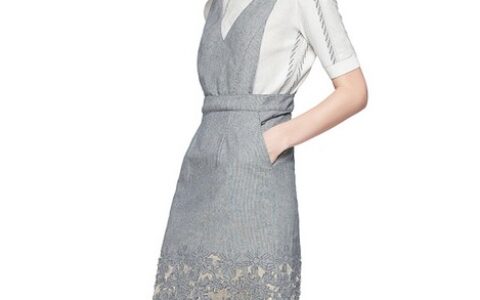 连衣裙仙气天成，有绣花风情再加一等