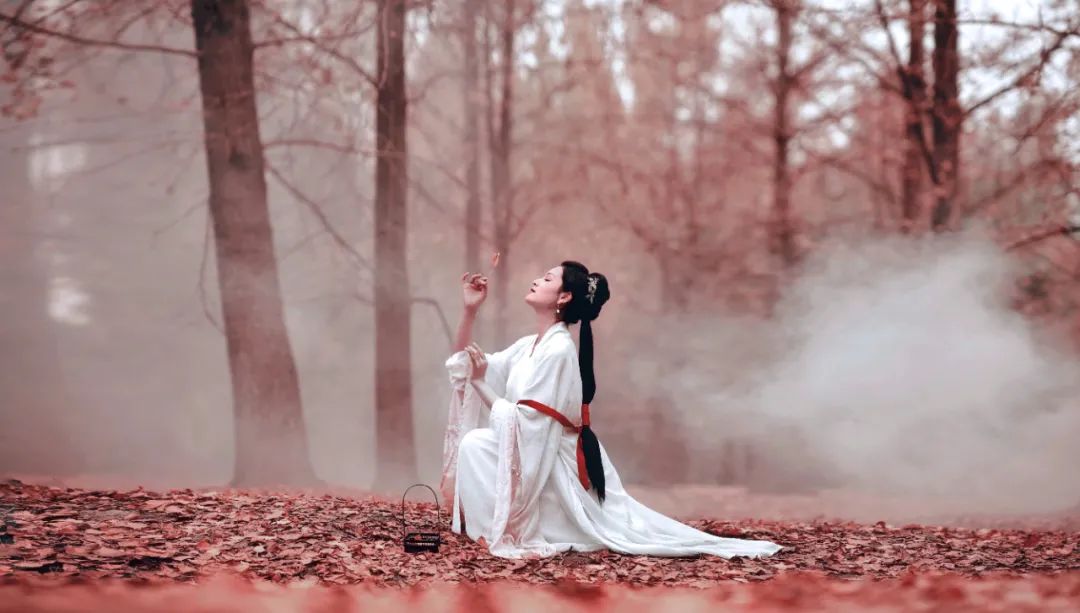 伤感诗歌有哪些（伤心到哭泣的现代诗歌）