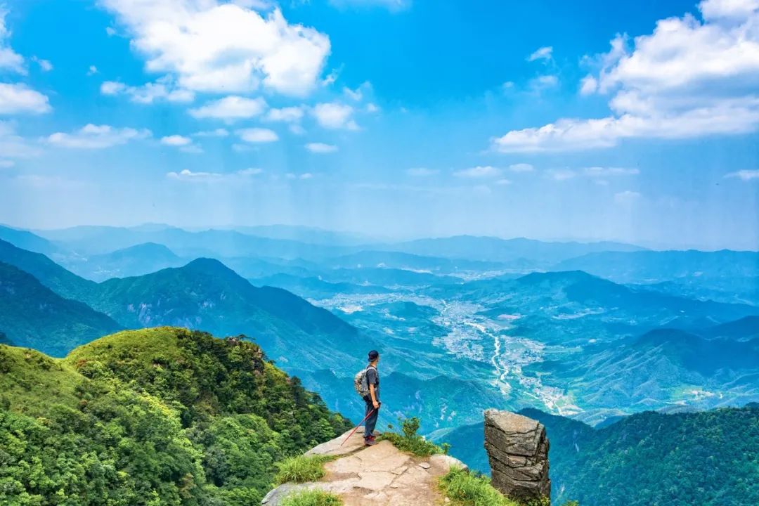 不负青春励志唯美诗句（青春飞扬励志诗词名句）
