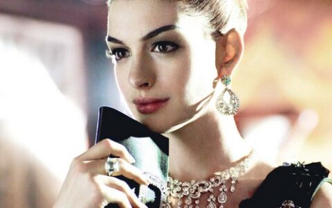 从奶奶年轻时就开始流行的8件基本款