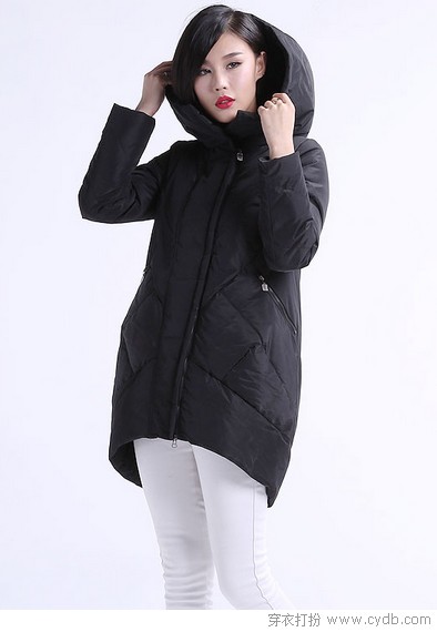 黑色羽绒，冬日隐形战衣