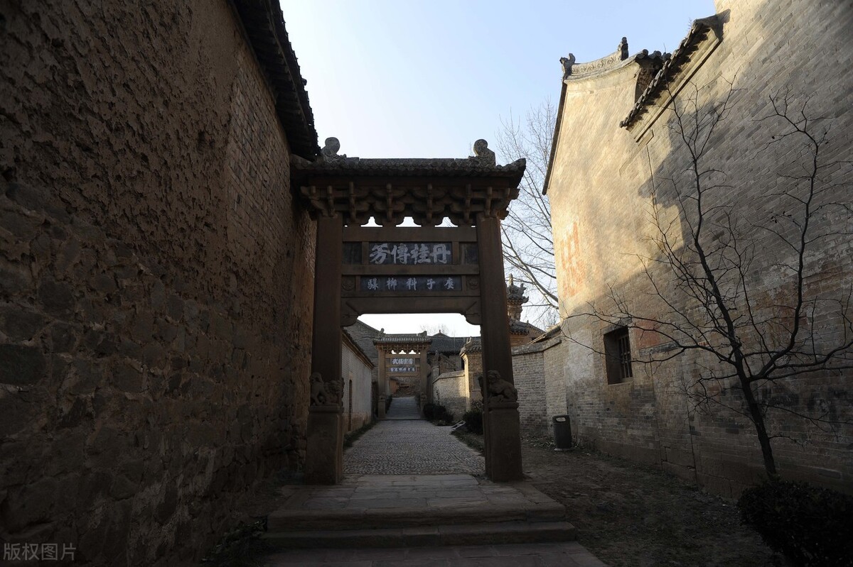酬曹侍御过象县见寄出自哪里（古诗词全文赏析）