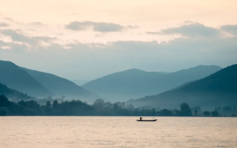 励志大全经典语句（努力上进的人生格言）