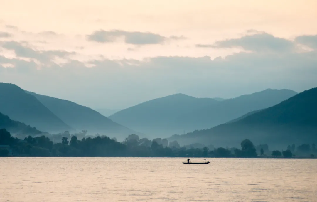 励志大全经典语句（努力上进的人生格言）