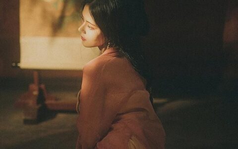 世上最经典的浪漫情诗（浪漫到骨子里唯美诗句）