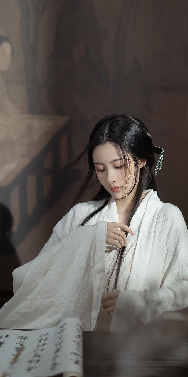 世上最经典的浪漫情诗（浪漫到骨子里唯美诗句）
