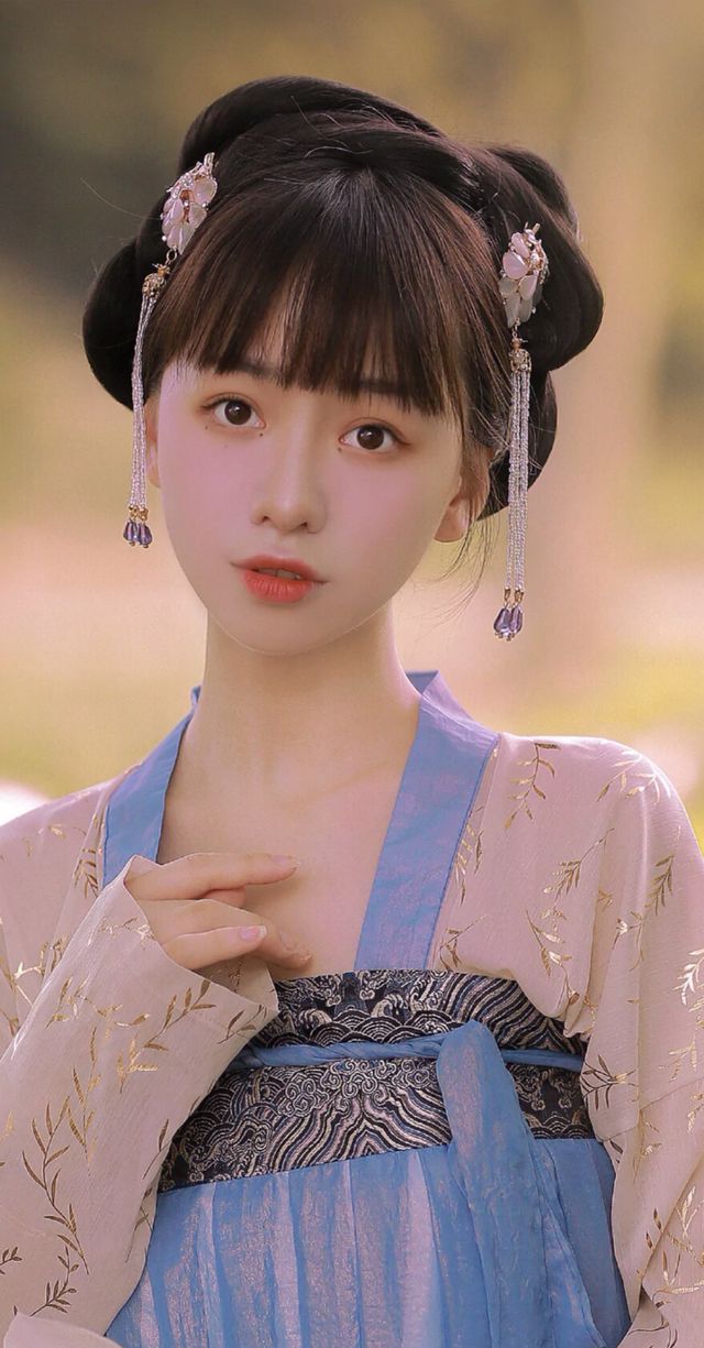 世上最经典的浪漫情诗（浪漫到骨子里唯美诗句）