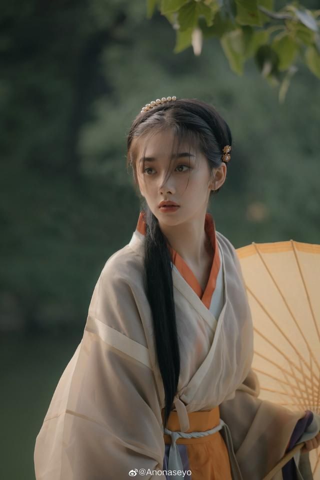 世上最经典的浪漫情诗（浪漫到骨子里唯美诗句）
