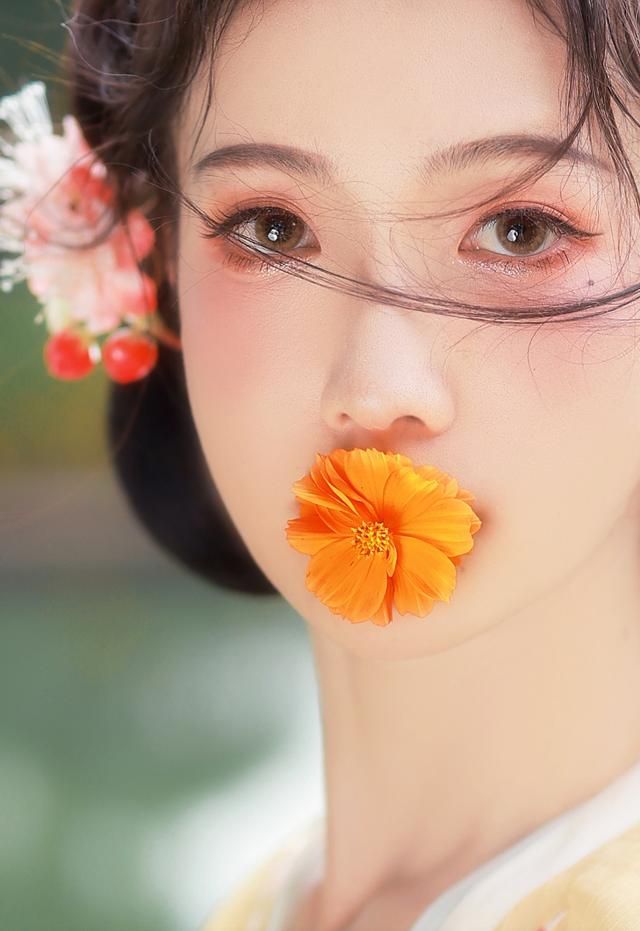 世上最经典的浪漫情诗（浪漫到骨子里唯美诗句）