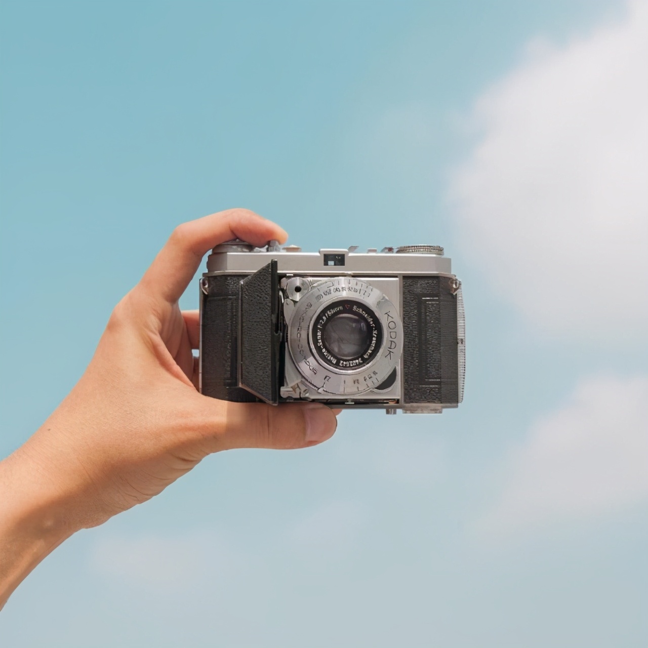 发朋友圈早安的句子（高情商早安问候方式简单短语）