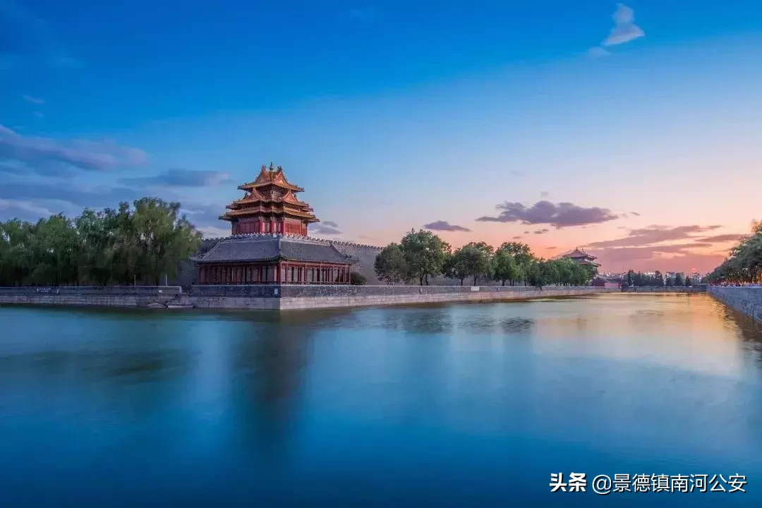 有关爱国的诗句和名言（表达爱国情怀的诗句）