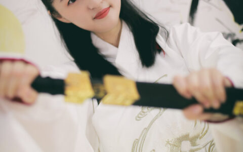 带剑的诗句有哪些（关于剑的诗句潇洒）