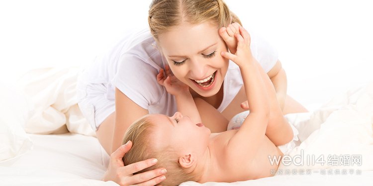 宝宝百日祝福语女孩（写女宝宝百日祝福语）