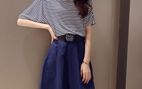 条纹奔走在炎夏的大道上