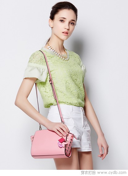 衣柜里的成长故事