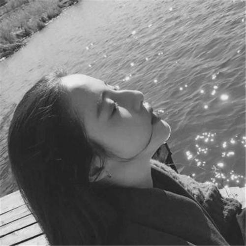 回不到从前的伤感句子（适合发朋友圈念旧的句子）