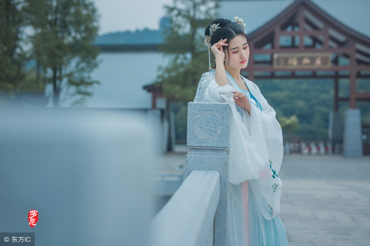 形容爱情的成语有哪些（表达爱意浪漫的四字词语鉴赏）