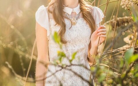 纯净一色，清新简明