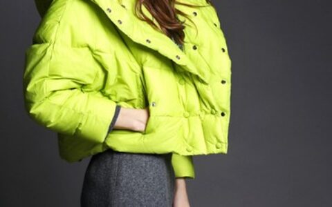 短款羽绒其实超百搭