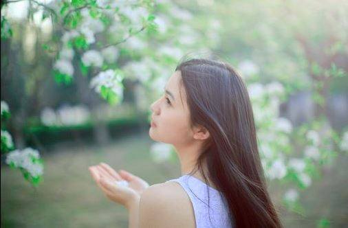 友谊的句子经典语录（关于友情的神仙开头）