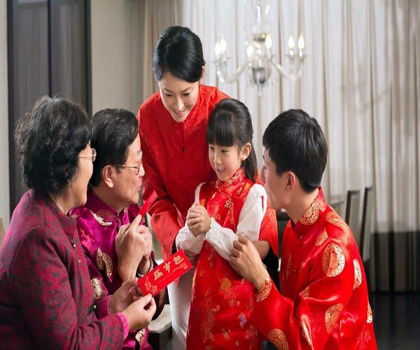 春节的由来和风俗有哪些（春节由来的故事及习惯）
