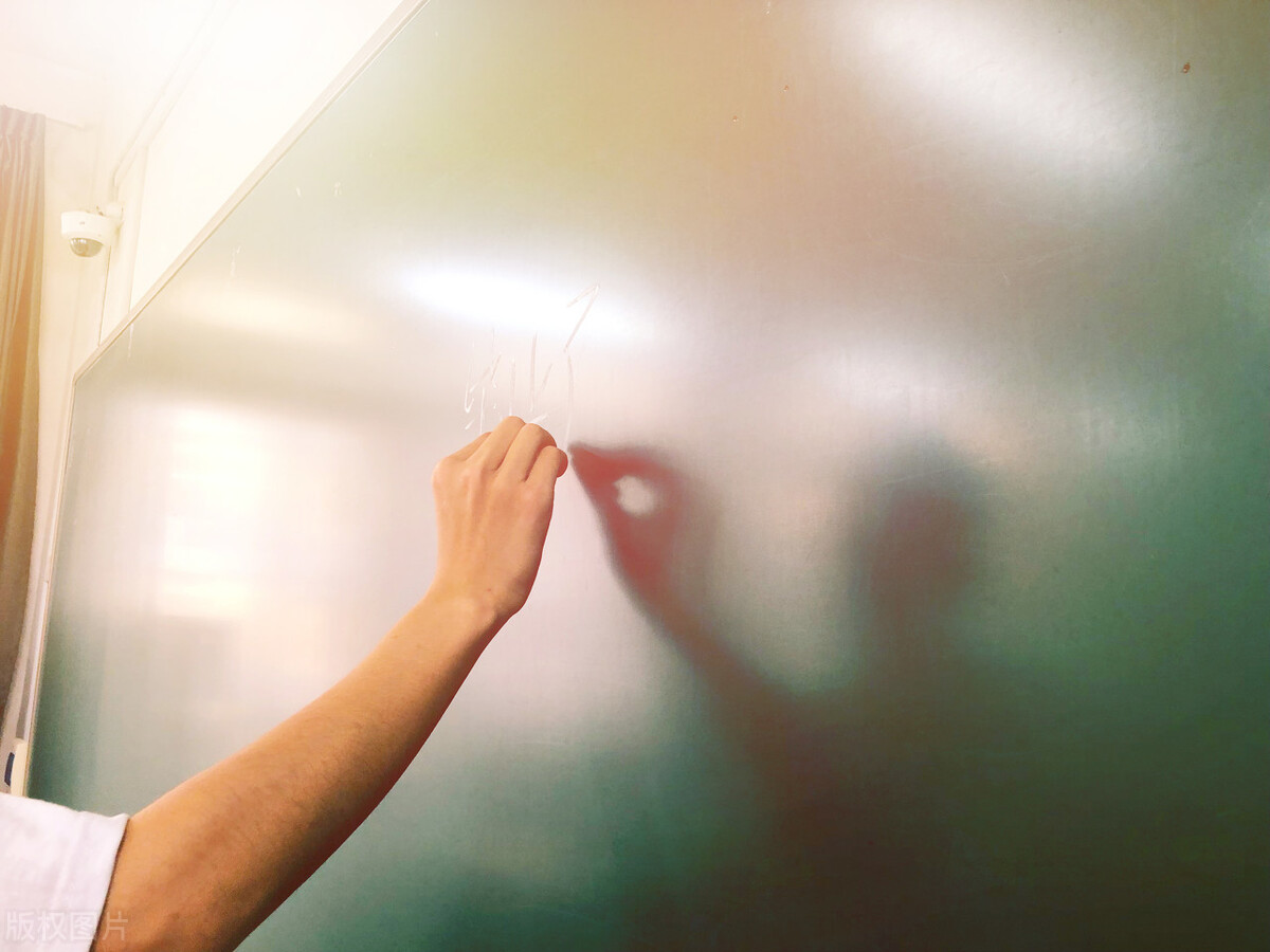 教师节诗歌朗诵大全（朗诵老师的诗歌简短）