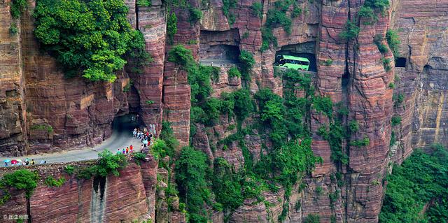 听弹琴古诗译文和欣赏（听弹琴的主旨是什么）