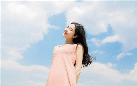 朋友圈姐妹情谊唯美句子（抖音火爆的闺蜜短句）