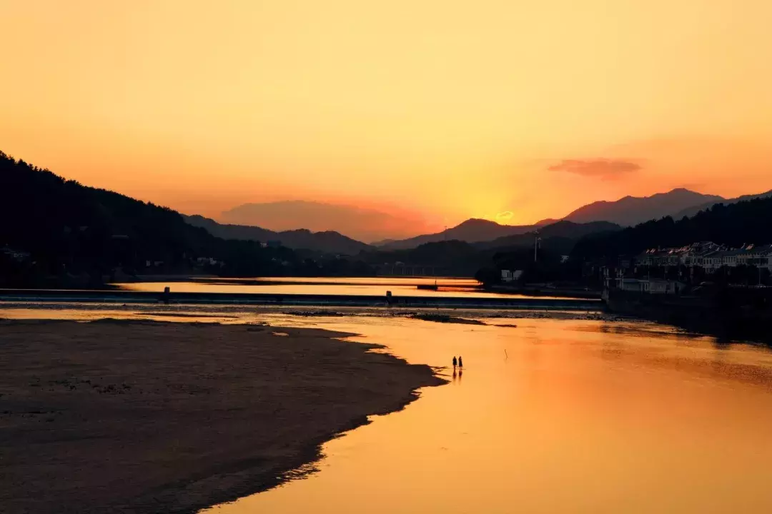 关于夕阳的诗句唯美（夕阳余晖的唯美诗句）