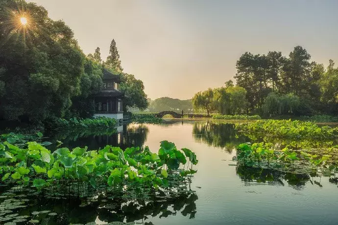 描写少年的诗句有哪些（关于少年励志的诗句名言）