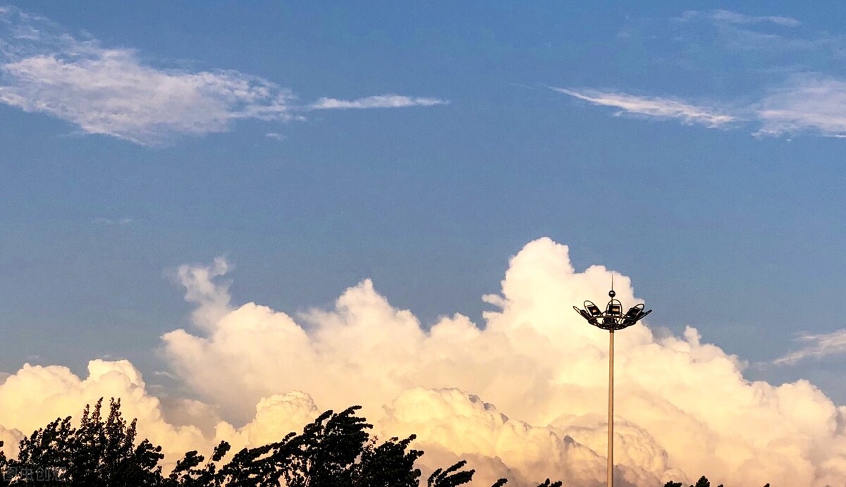 优美好句摘抄大全（三年级优美短句）