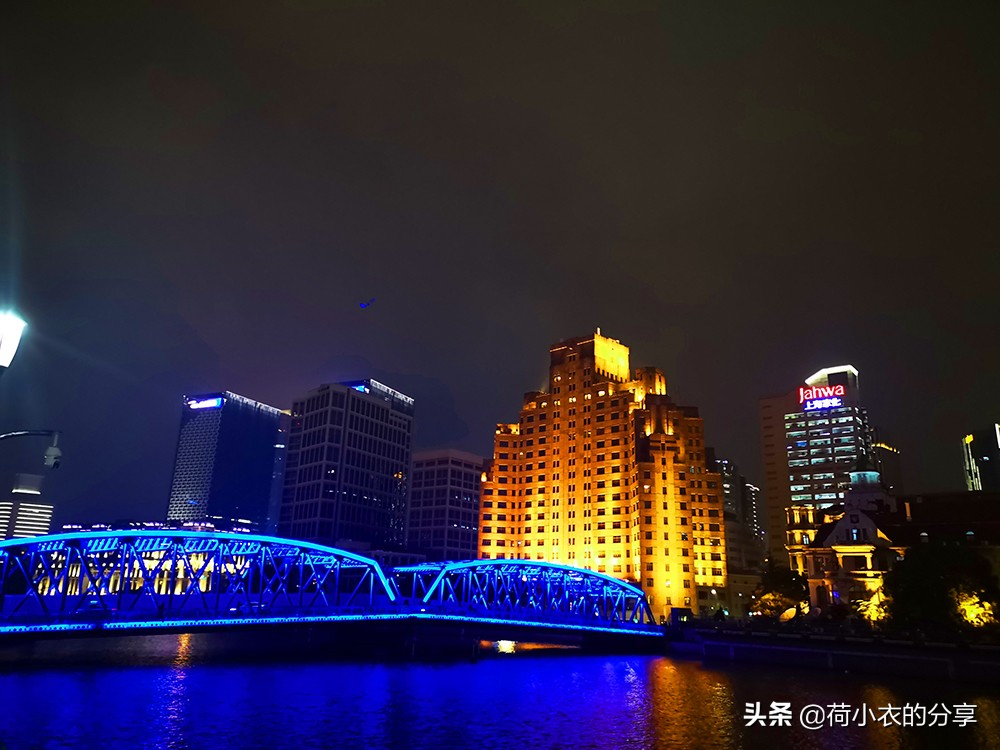 赞美外滩夜景的句子（一句话形容上海外滩夜景）