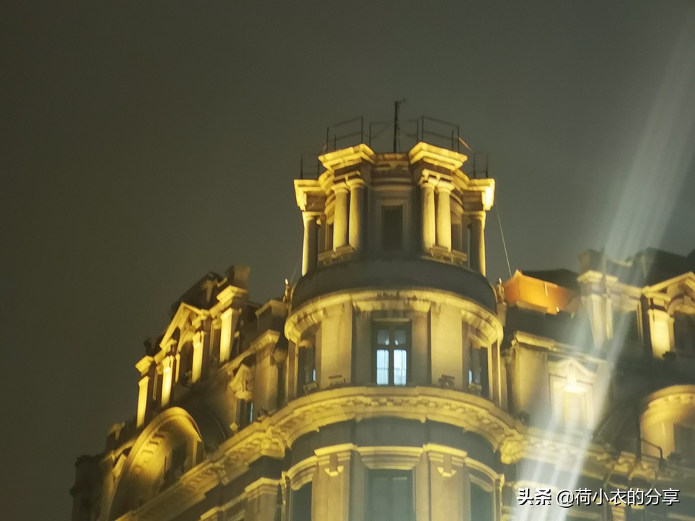 赞美外滩夜景的句子（一句话形容上海外滩夜景）
