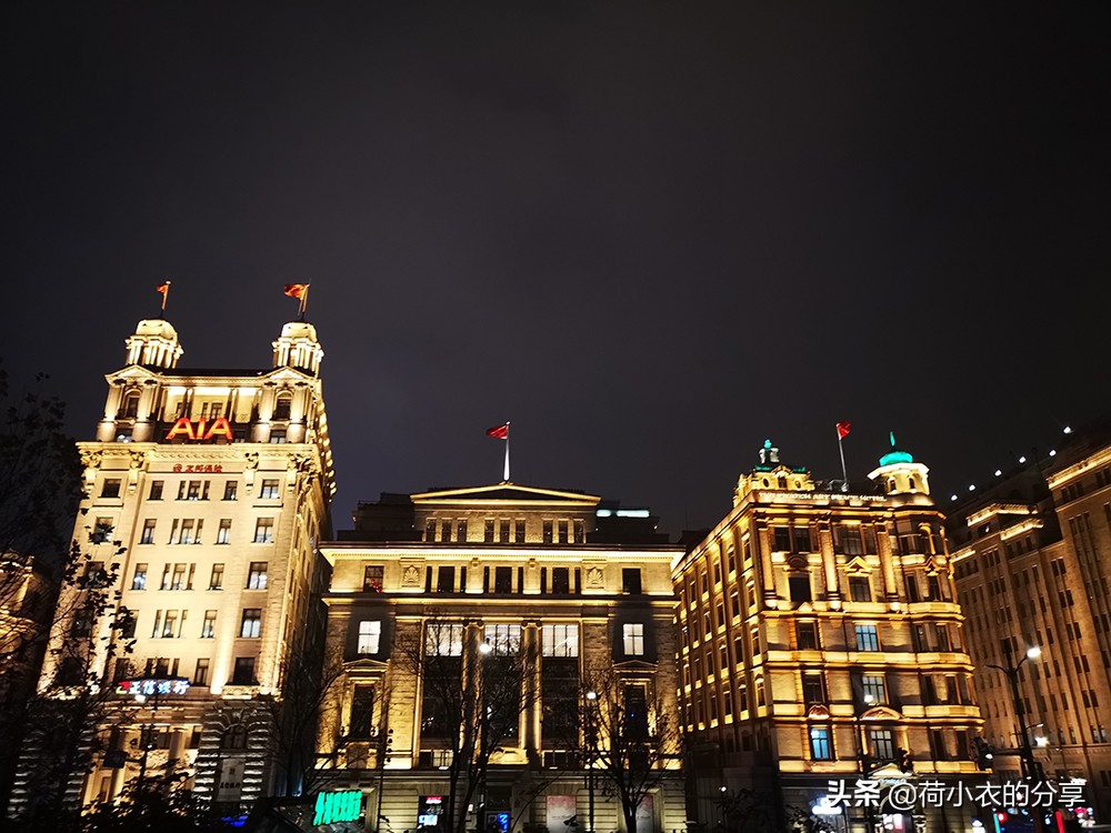 赞美外滩夜景的句子（一句话形容上海外滩夜景）