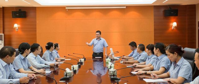 会议主持词开场白和结束语范文（会议主持发言开场白台词）