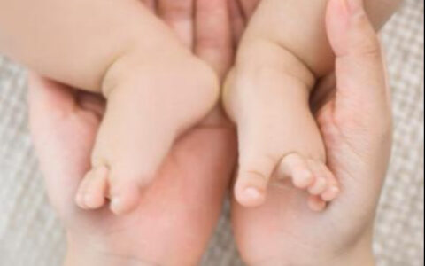 喜迎宝宝出生的说说（朋友圈迎接新生儿语录）