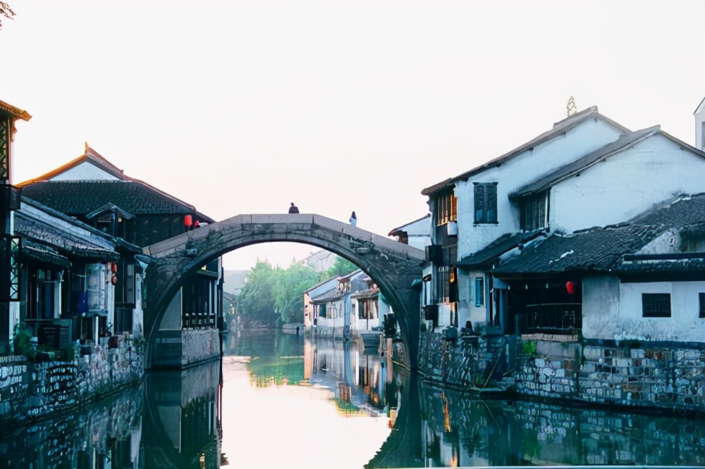 夕阳西下的意思解释（夕阳西下的寓意）