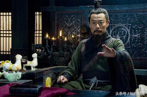 比喻人学识尚浅的成语（形容一个人学识浅薄的成语典故）